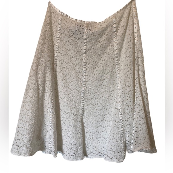 Y2k White Lace and Satin Skirt - Picture 2 of 5